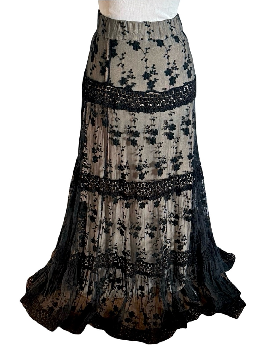 ALBERTO MAKALI New York Paris Milano Woman Medium Black Lace Skirt Maxi